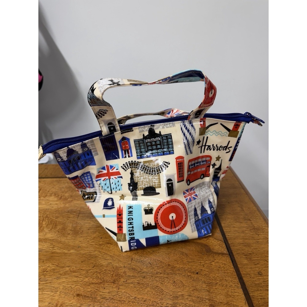 Harrods Iconic London shopper Zip Insulated Lunch Bag College Office Work - Picture 2 of 6